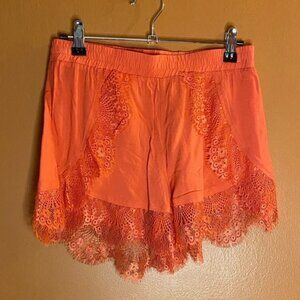 NWOT mine Lace Mid-Rise Pull On Shorts